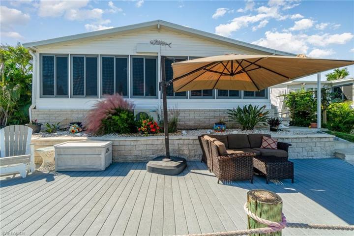 32 foot wide deck.
