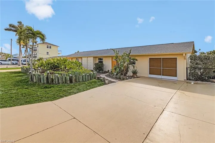 2859 Cheryl St, Matlacha, Florida 33993
