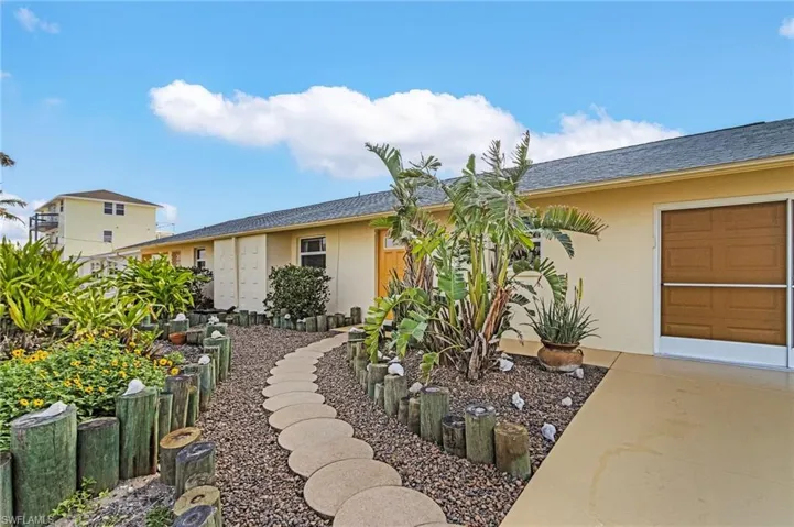 2859 Cheryl St, Matlacha, Florida 33993