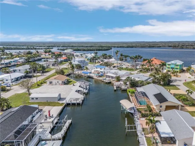 2859 Cheryl St, Matlacha, Florida 33993
