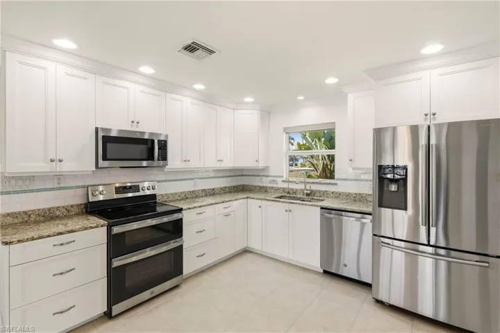 2859 Cheryl St, Matlacha, Florida 33993