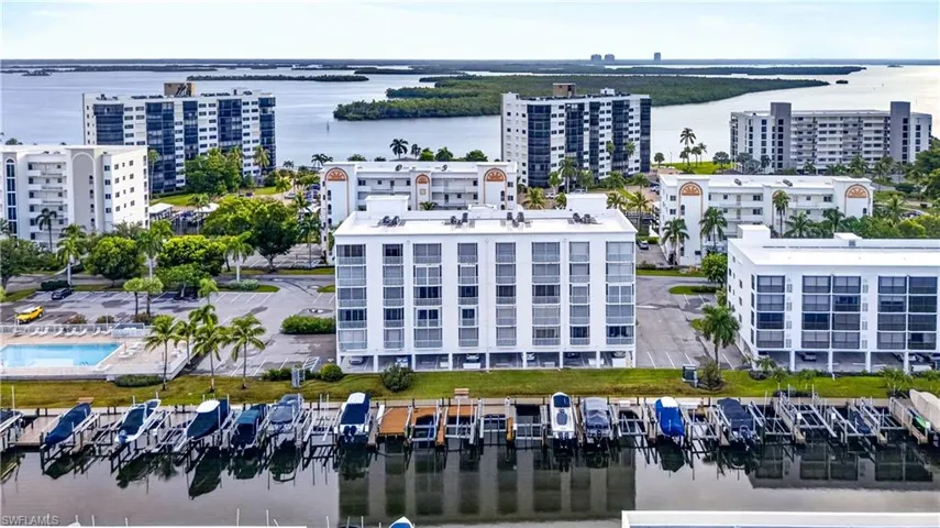 4361 Bay Beach Ln 424, Fort Myers Beach, Florida 33931