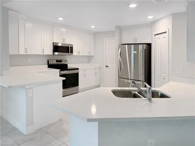 6050  Latimer  AVE, Fort Myers, FL 33905