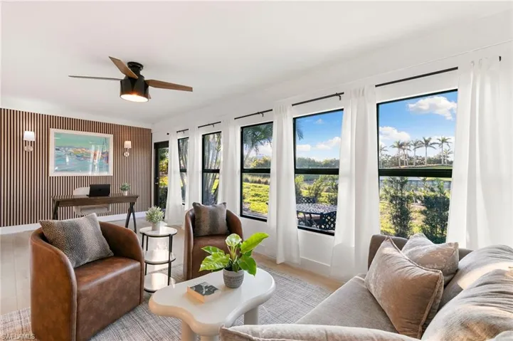 Sunroom with ceiling fan