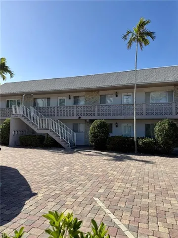 1686 Blue Point Ave B7, Naples, Florida 34102