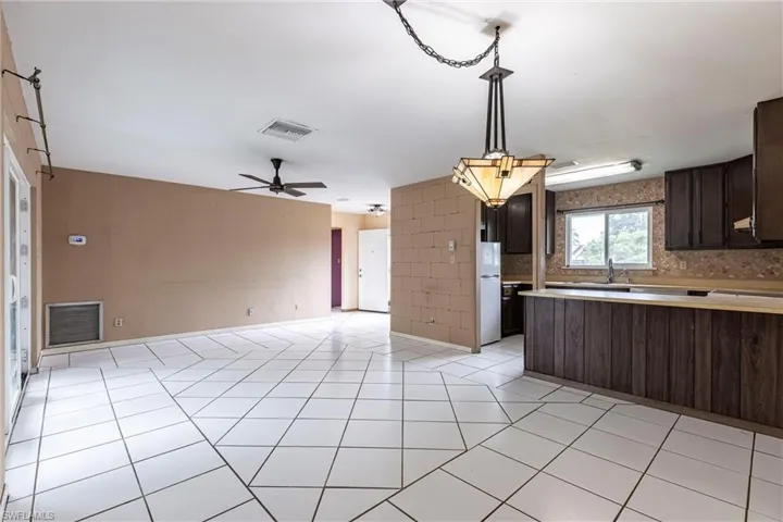 5449  27th SW AVE, Naples, FL 34116