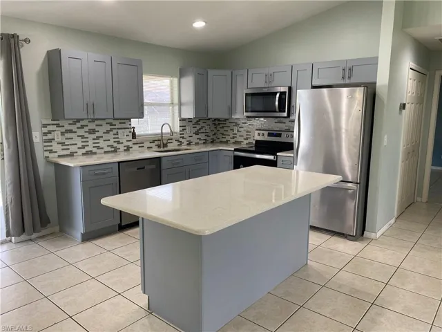 2015 Nw 6th Ter, Cape Coral Fl 33993
