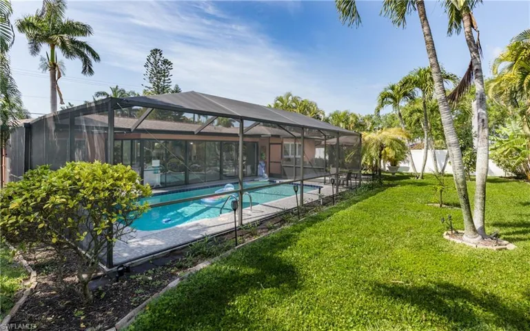 1829  Cornwallis  PKWY, Cape Coral, FL 33904