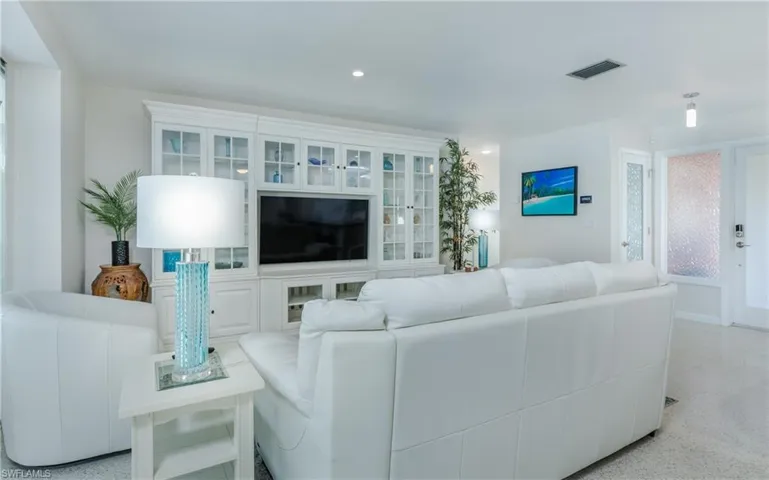 1829  Cornwallis  PKWY, Cape Coral, FL 33904