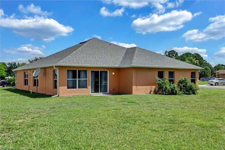 18330 Beauty Berry Ct, Lehigh Acres, Florida 33972