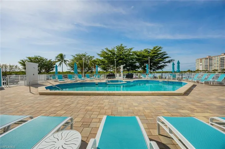 13105  Vanderbilt  DR, Naples, FL 34110