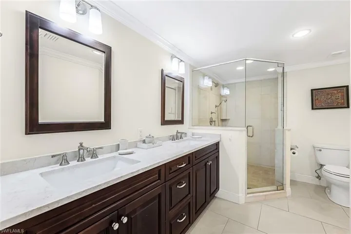 13105  Vanderbilt  DR, Naples, FL 34110