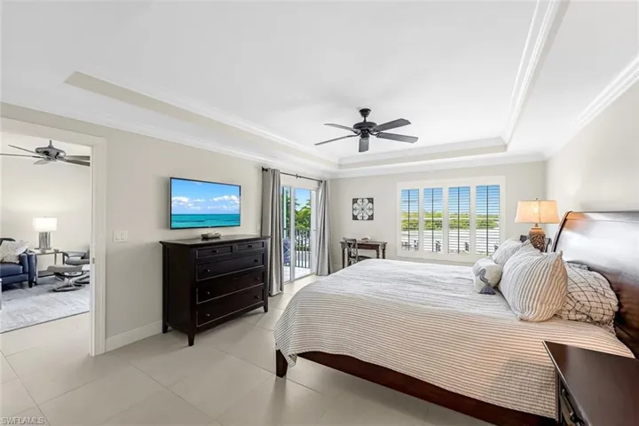 13105  Vanderbilt  DR, Naples, FL 34110