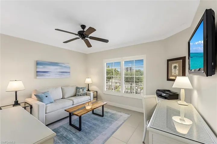 13105  Vanderbilt  DR, Naples, FL 34110