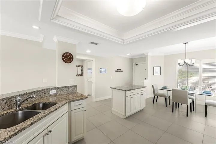 13105  Vanderbilt  DR, Naples, FL 34110