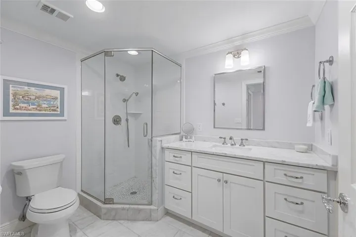 13105  Vanderbilt  DR, Naples, FL 34110