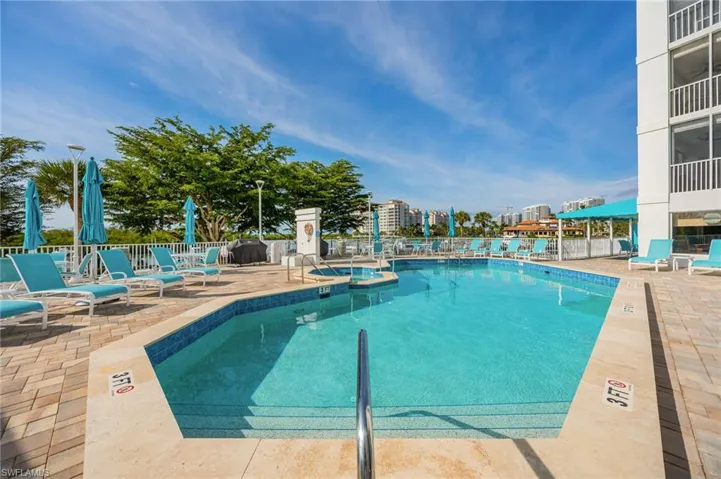 13105  Vanderbilt  DR, Naples, FL 34110