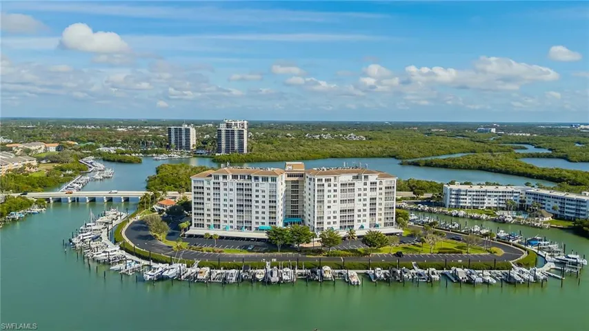 13105  Vanderbilt  DR, Naples, FL 34110