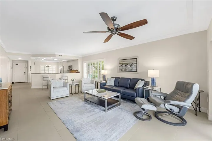 13105  Vanderbilt  DR, Naples, FL 34110