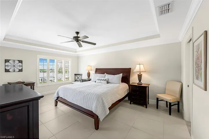 13105  Vanderbilt  DR, Naples, FL 34110