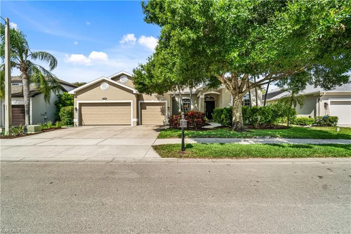 4 Bed + Den, 3-Car Garage! New Roof!