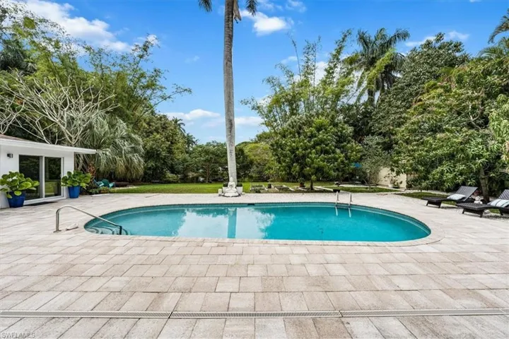 2461 11th St N, Naples Fl 34103