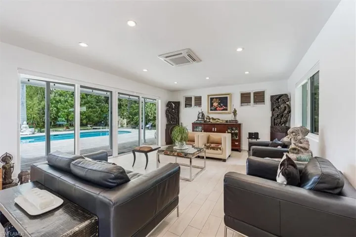 2461 11th St N, Naples Fl 34103