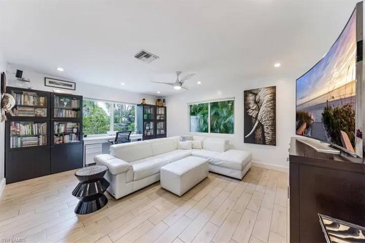 2461 11th St N, Naples Fl 34103