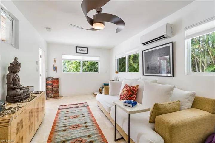 2461 11th St N, Naples Fl 34103