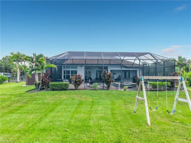90 22nd Ave Nw, Naples, Florida 34120