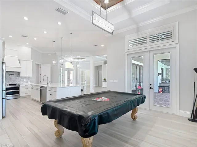 90 22nd Ave Nw, Naples, Florida 34120