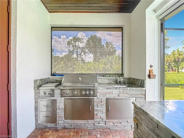 90 22nd Ave Nw, Naples, Florida 34120