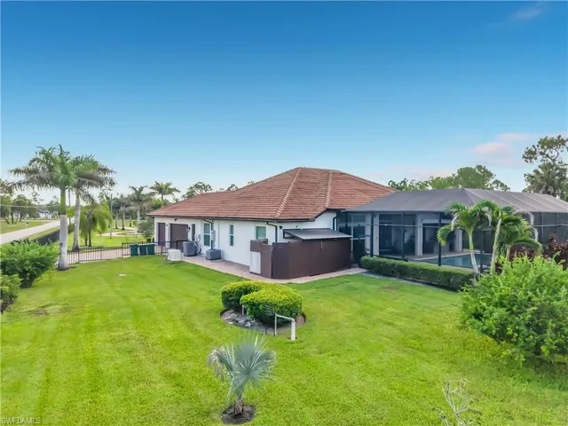 90 22nd Ave Nw, Naples, Florida 34120
