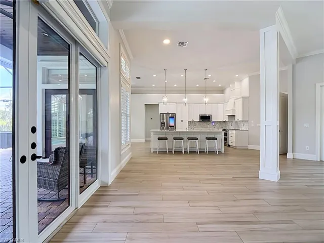 90 22nd Ave Nw, Naples, Florida 34120