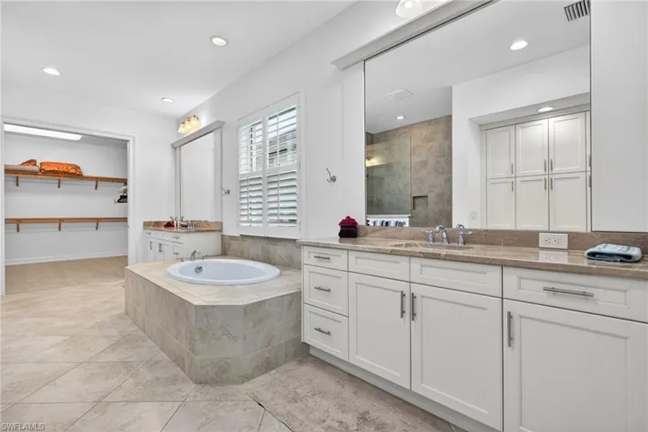 5054 Andros Dr, Naples, Florida 34113