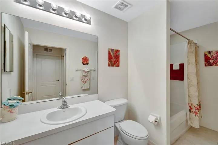 16595 Lake Circle Dr 224, Fort Myers, Florida 33908