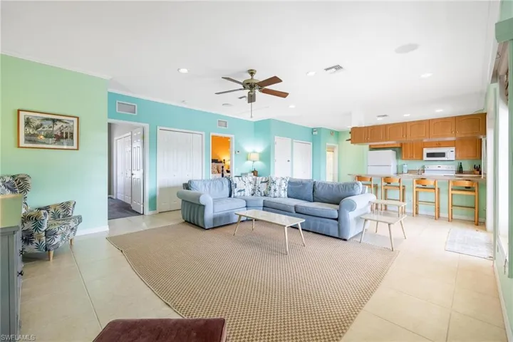 2761  Geary  ST, Matlacha, FL 33993