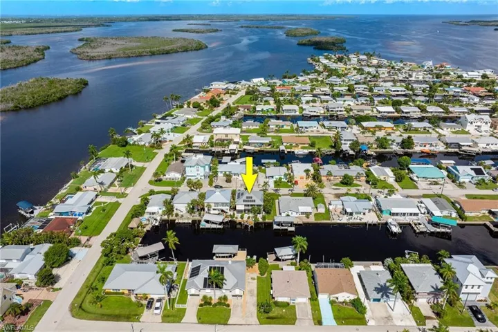 2761  Geary  ST, Matlacha, FL 33993