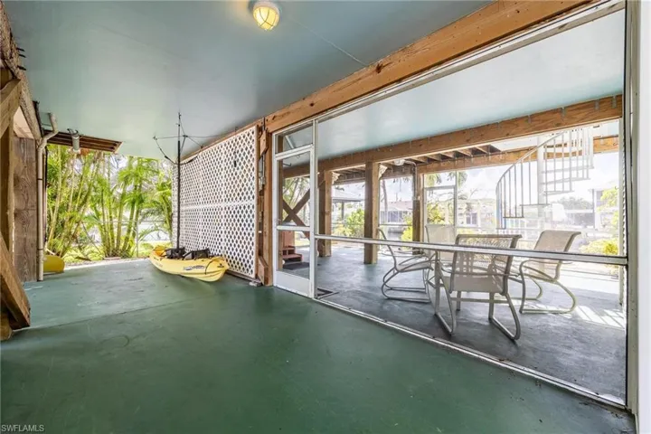 2761  Geary  ST, Matlacha, FL 33993