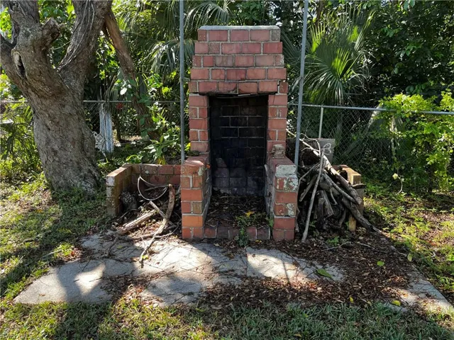 Outside firepit