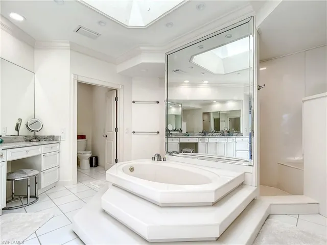 21 Casa Mar Ln 21, Naples, Florida 34103