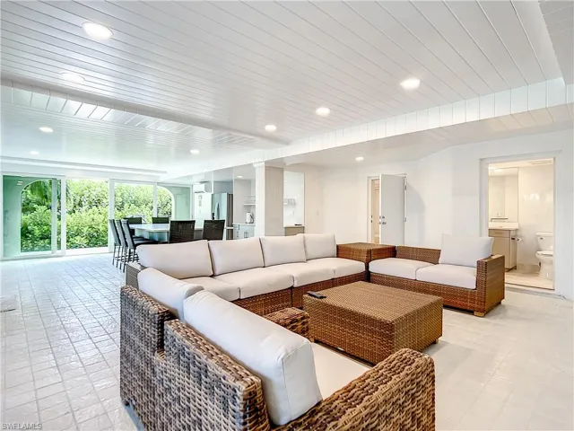 21 Casa Mar Ln 21, Naples, Florida 34103