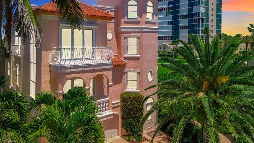 21 Casa Mar Ln 21, Naples, Florida 34103