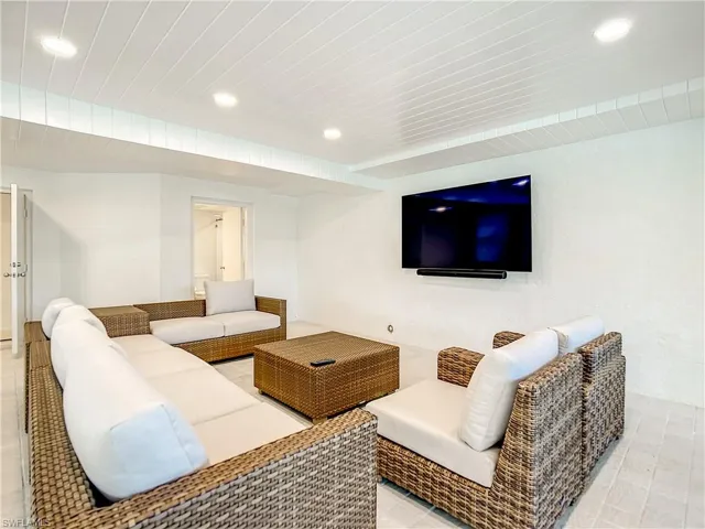 21 Casa Mar Ln 21, Naples, Florida 34103