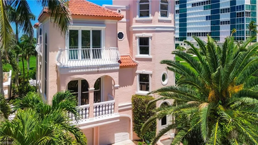 21 Casa Mar Ln 21, Naples, Florida 34103
