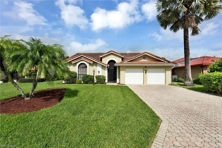 453 Countryside Dr, Naples, Florida 34104