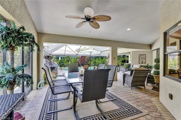453 Countryside Dr, Naples, Florida 34104