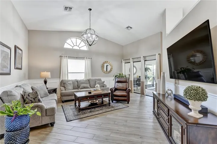 453 Countryside Dr, Naples, Florida 34104