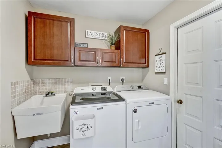453 Countryside Dr, Naples, Florida 34104