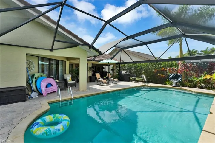 453 Countryside Dr, Naples, Florida 34104
